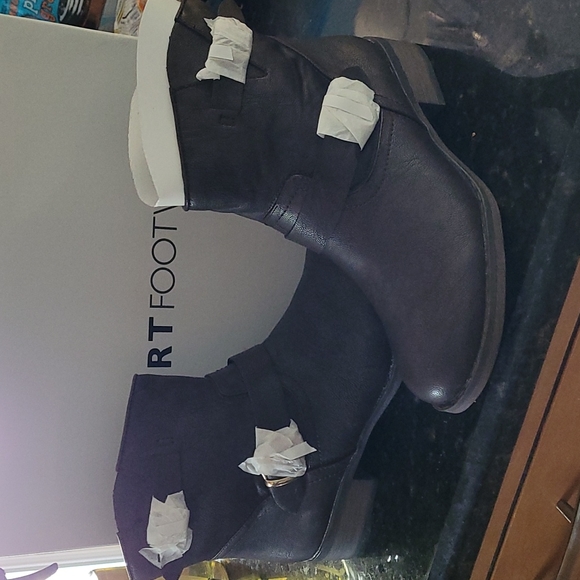 NIB brown boots - Picture 1 of 4